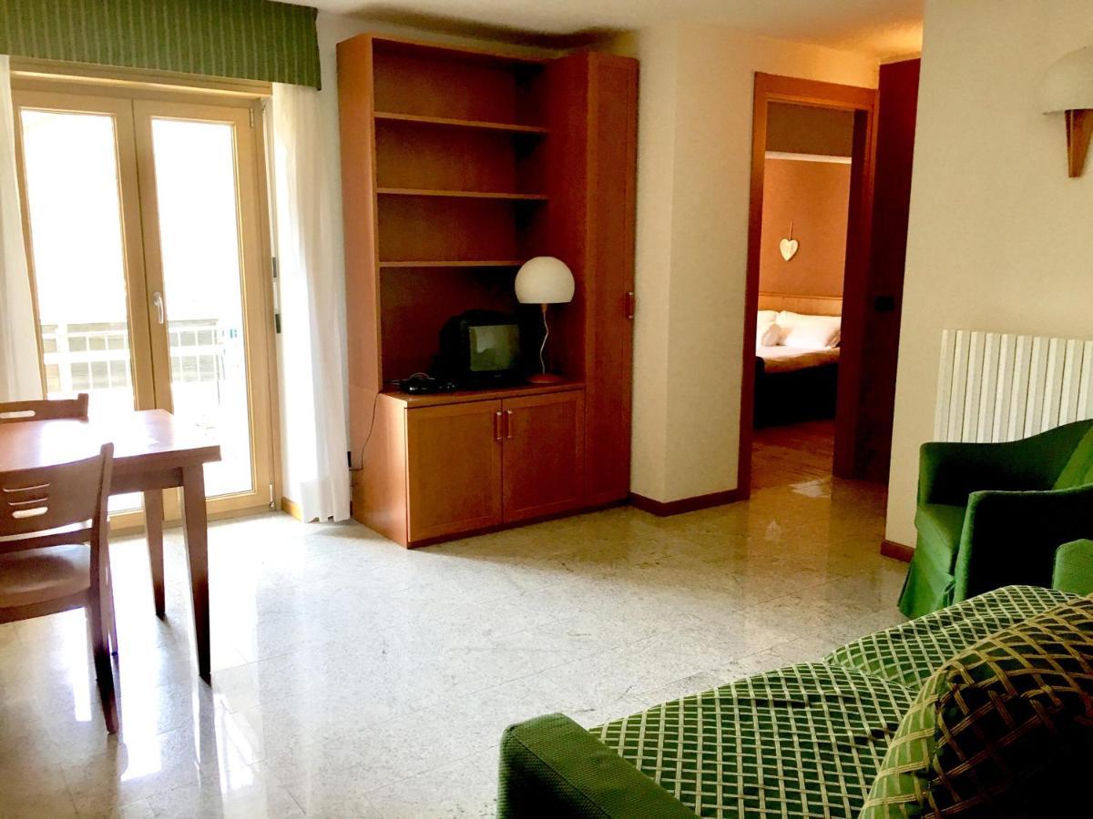 Residence Pizzo Scalino 키에사인발마렌코 외부 사진