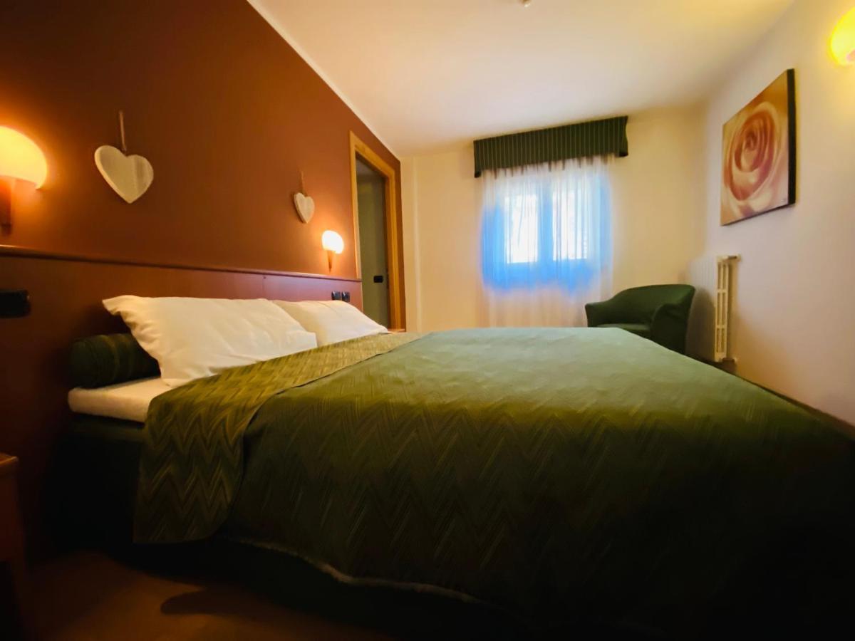 Residence Pizzo Scalino 키에사인발마렌코 외부 사진