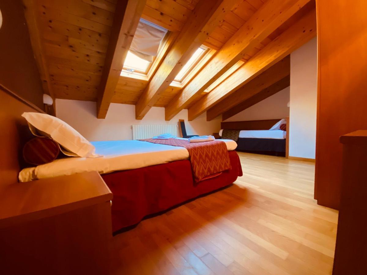 Residence Pizzo Scalino 키에사인발마렌코 외부 사진