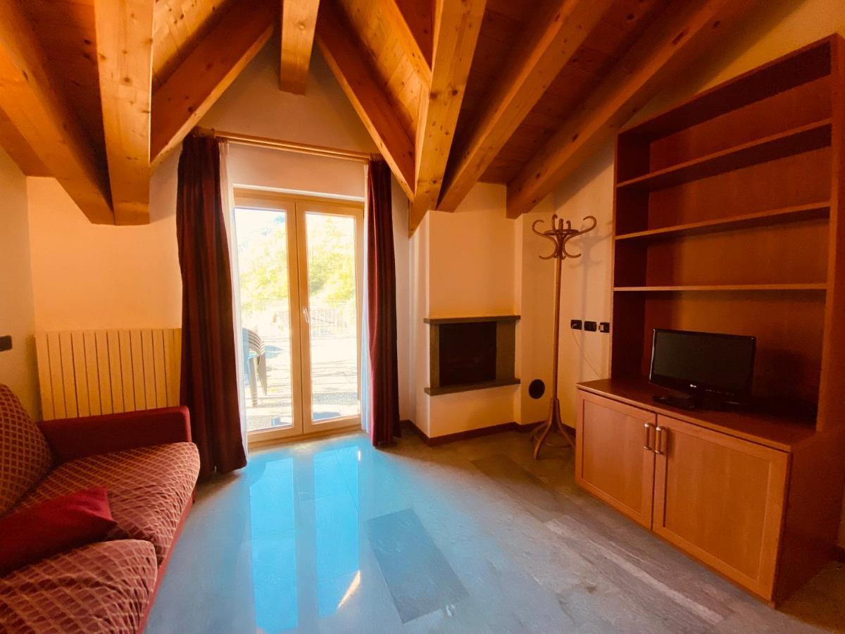 Residence Pizzo Scalino 키에사인발마렌코 외부 사진