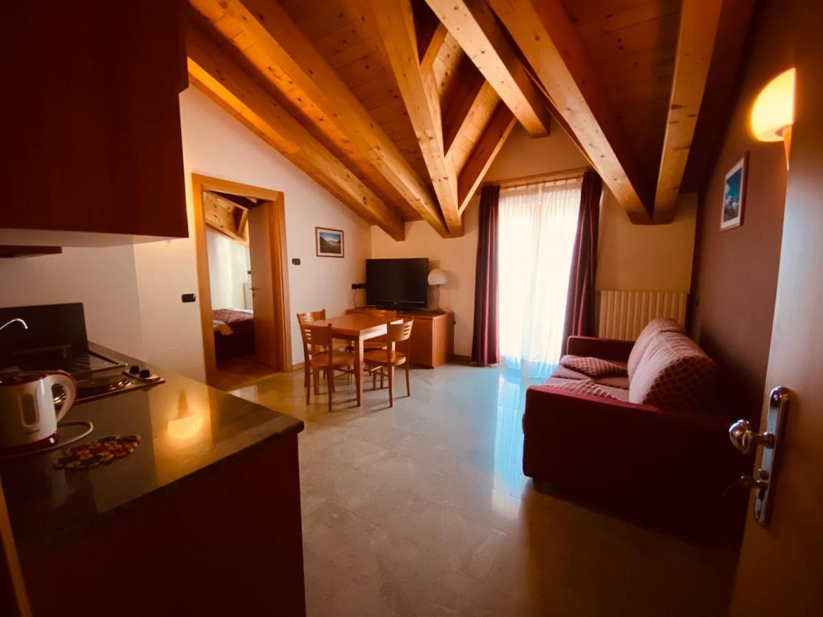 Residence Pizzo Scalino 키에사인발마렌코 외부 사진