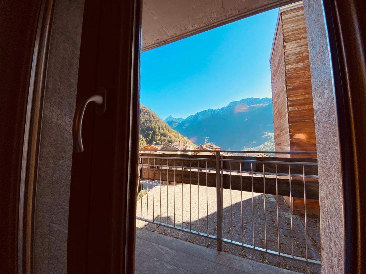 Residence Pizzo Scalino 키에사인발마렌코 외부 사진