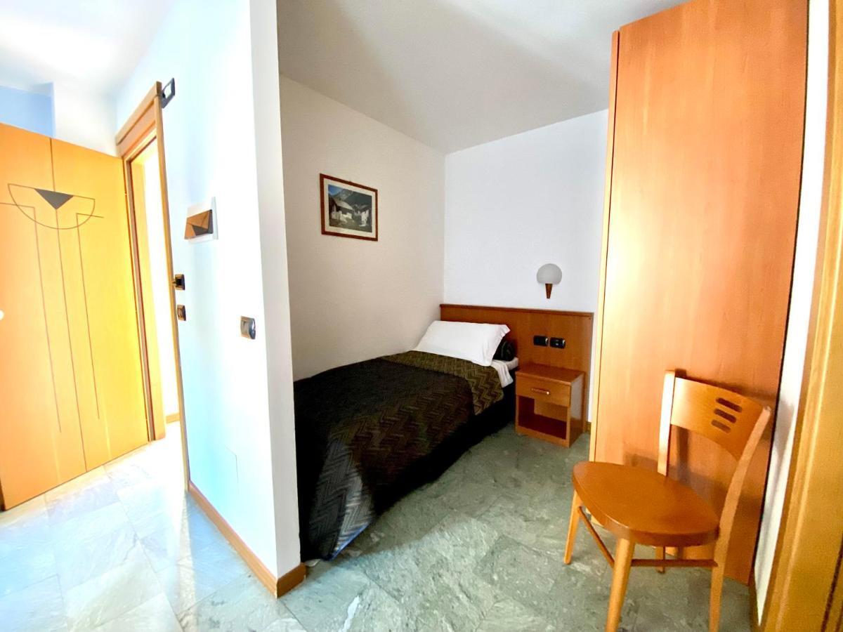 Residence Pizzo Scalino 키에사인발마렌코 외부 사진