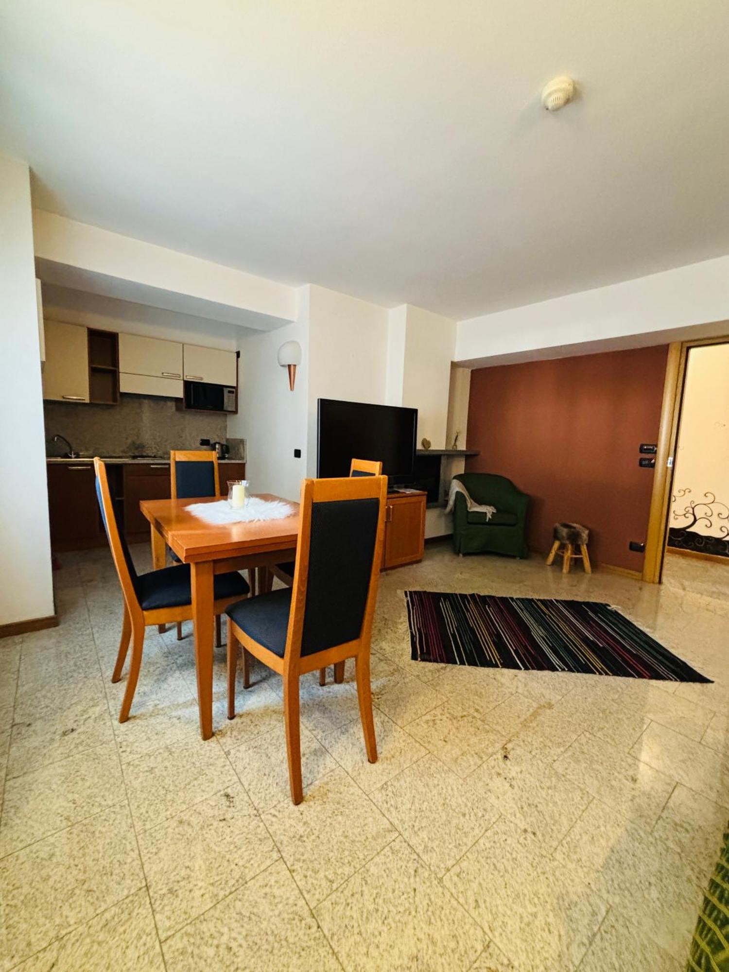 Residence Pizzo Scalino 키에사인발마렌코 외부 사진